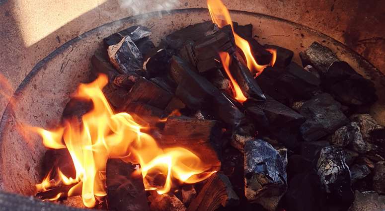 Hantera grill & eld med försiktighet när det är torrt.