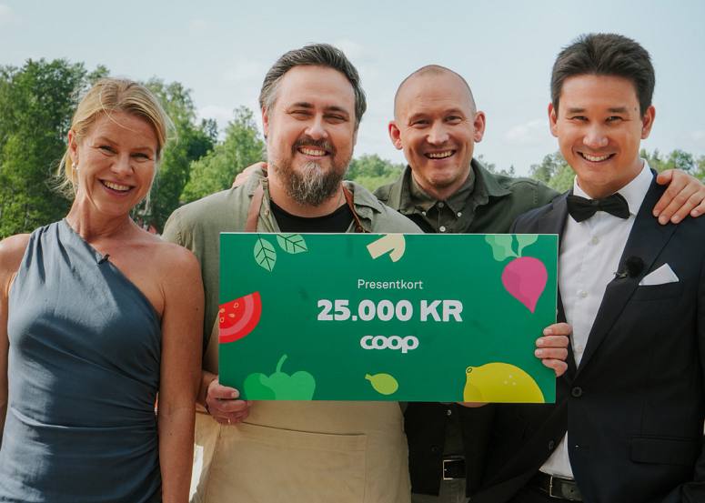 Conny Arvidsson och juryn i finalen av Coop Grillduellen 2025