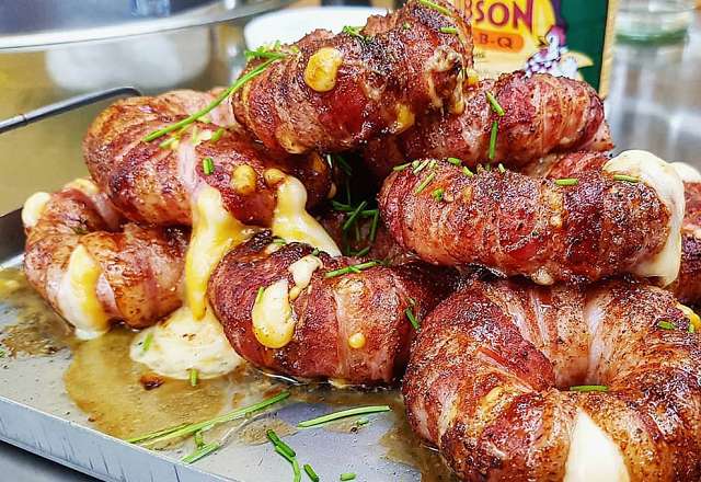 Bacon wrapped onion rings filled with cheese, chili & jalapeno